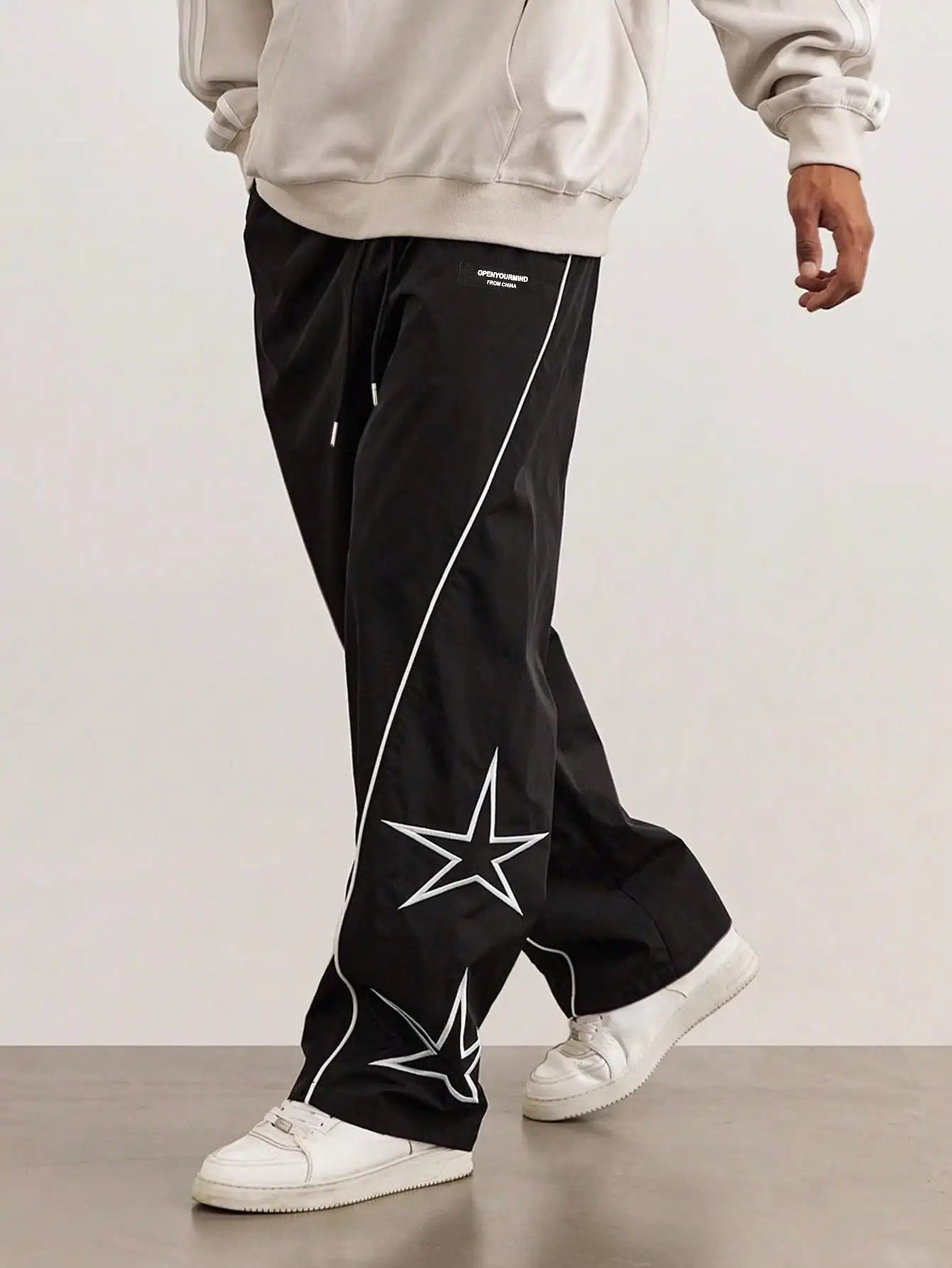 Print cargo pants