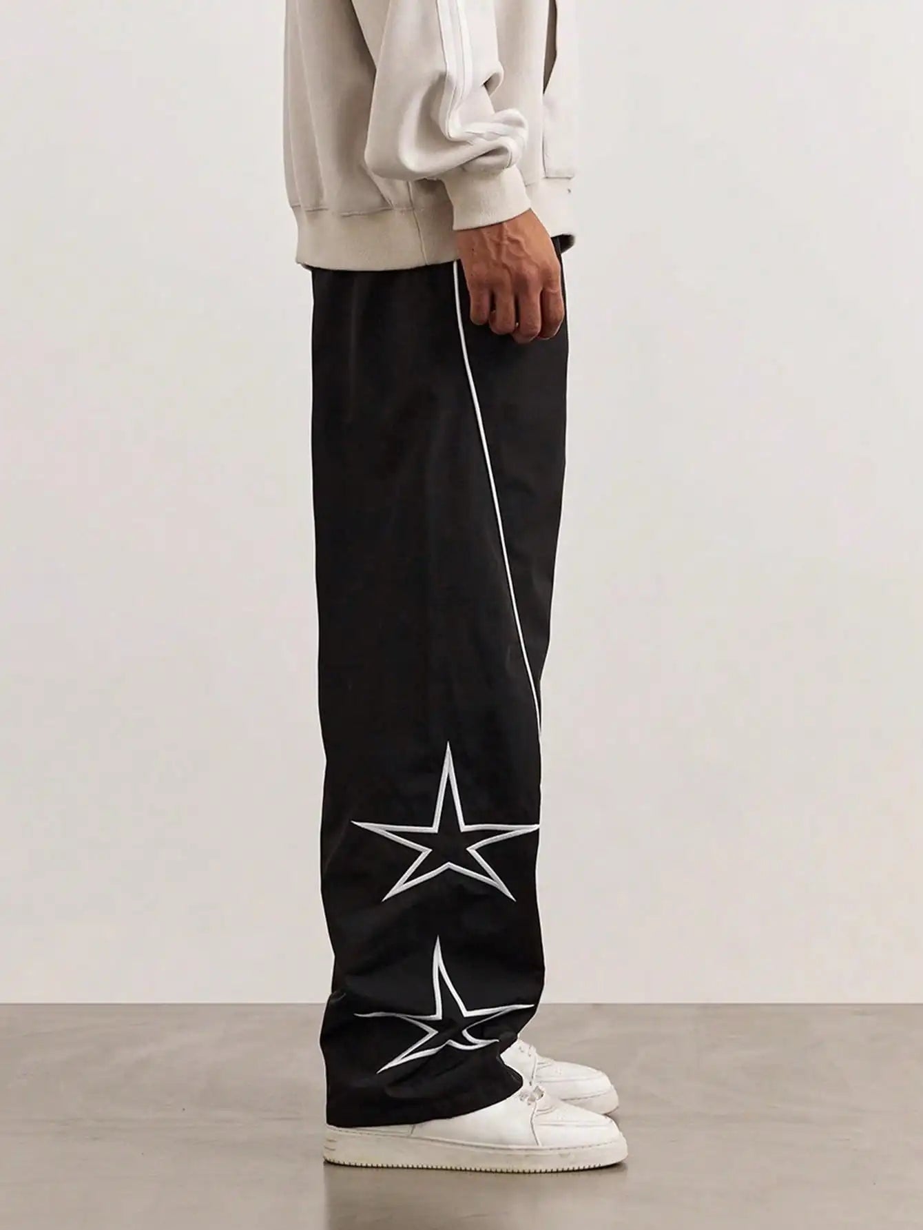 Print cargo pants